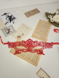 masque broderie lina rouge